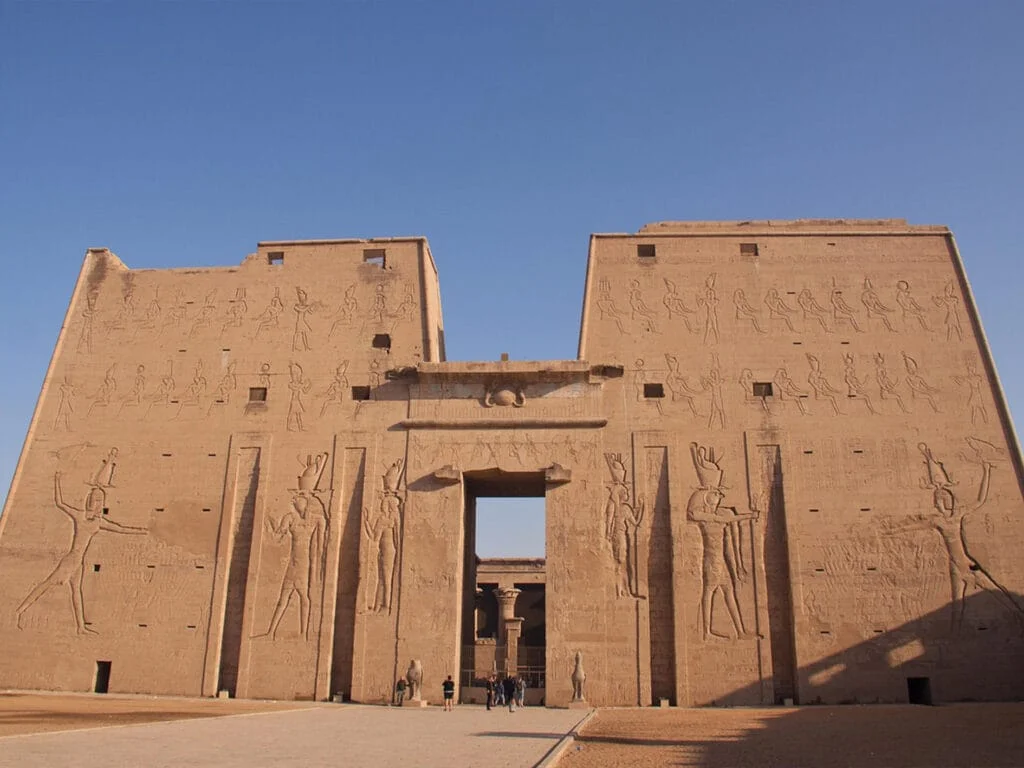 Privater Ausflug nach Dendera – THE TEMPLE OF RAMSES III IN MEDINET HABU